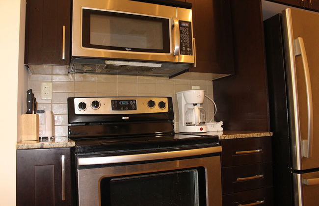 Custom Luxury Suite - By Elite Suites - Photo 18