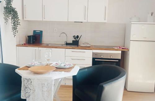 Estudio-Monoambiente para 2 personas en comunidad con piscina - Photo 6