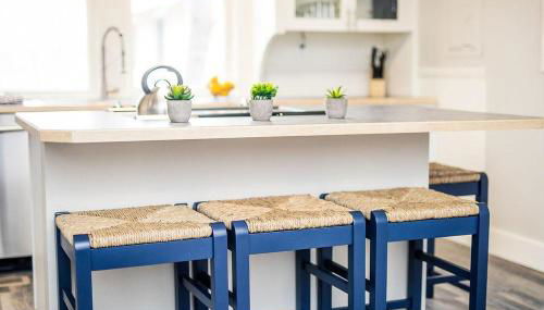 Couples Getaway | Walk to Unc | Free Cruiser Bikes - Foto 5