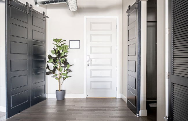 Bright & Breezy | RiNo Art Lofts - Foto 24