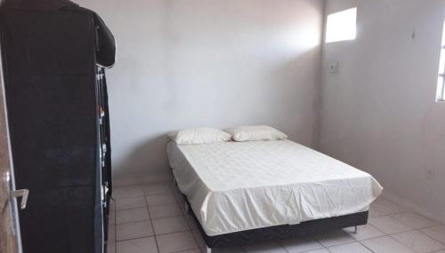 01 - Apt 2 qts barato e estac gratis - Térreo - Foto 1