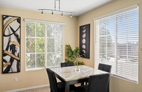 Luxury 2BR/2BA! 5 MIN to Disney! - Photo 3