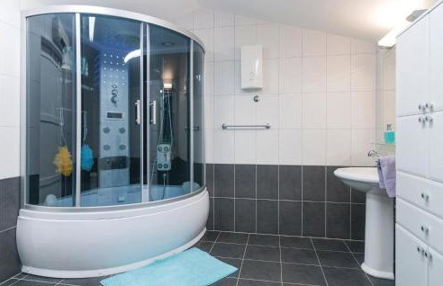 4 Bedroom Stunning Home In Neoric - Foto 47