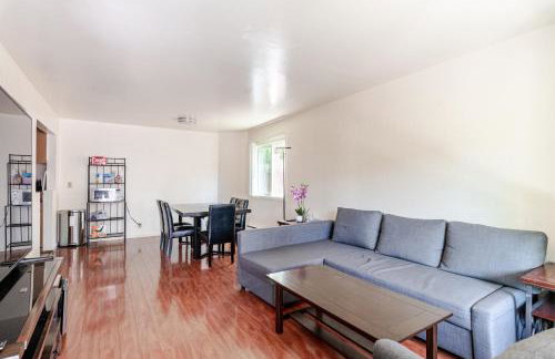 Modern & Cozy 2 Bedroom 2 Bathroom Sofabed Suite - Foto 19