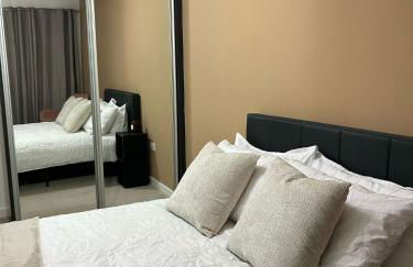 Modern 2-Bedroom Flat Near Wembley - 9 Minutes from Park Royal Station - Foto 15