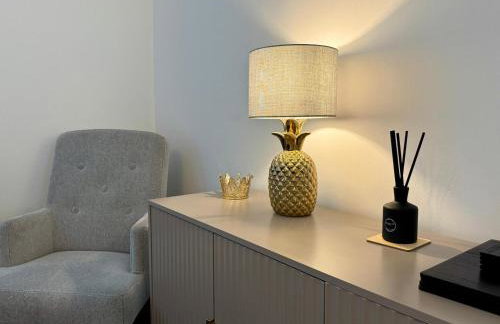 Modern 3 Bedroom Bungalow, EV Friendly, Parking Included - Foto 34