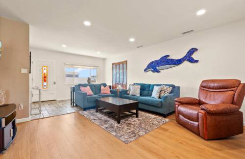 Bay Park Garden Paradise - central Location, AC, Washer Dryer & Private yard! - Foto 14