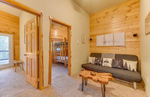 Grizzly Tower Packwood Cabin with Hot Tub! - Foto 21