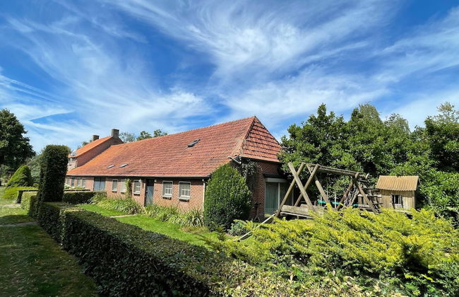 Family Farmhouse With Go-karts - Photo 1