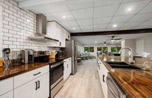 Whitewaters-Main plus Genoa on Oneida Lake - Sleeps 19 - Photo 6