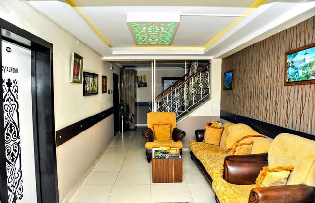 Beach Front Apartment Close to Centre of Side With all you Desire Sleeps up to 4 - Photo 20