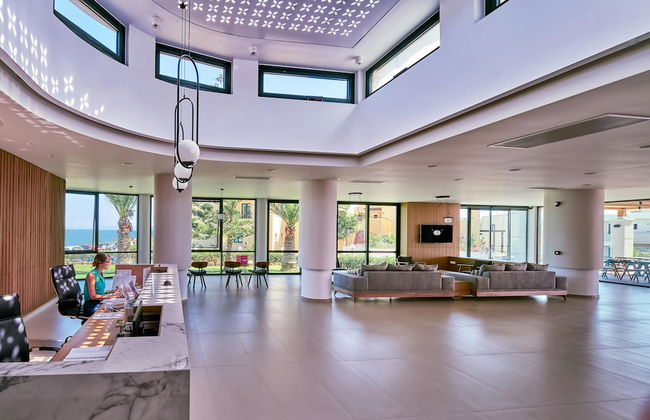 Silver Beach Hotel - Foto 2