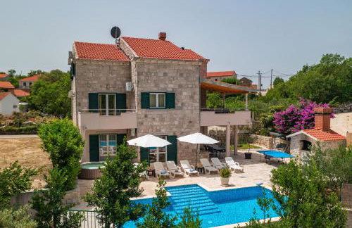 Villa Petmat - with private pool and 6 bedrooms - Photo 3