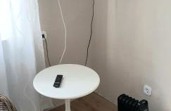 2x Monteurwohnung 1x 2 kleine Einzelzimmer 1x Doppelbett und Schlafcouch im Wohnbereich - Foto 3