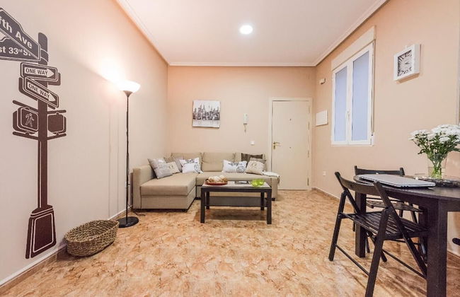 Delightful Apt. Historic District - Sol - Photo 12