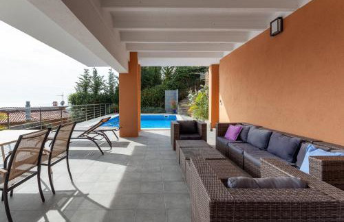 holiday house in a garden with view - Photo 3