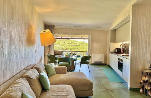 Luxury Seafront Apartment - Beach Access - Parking & WiFi - by Coral Property - Foto 27