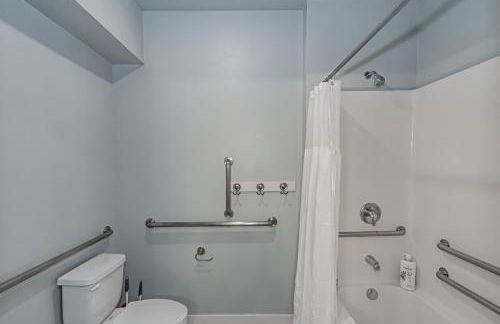 Bringham's Mill Apartments Perfect for Groups Full Kitchen Gym and Free Parking - Photo 137