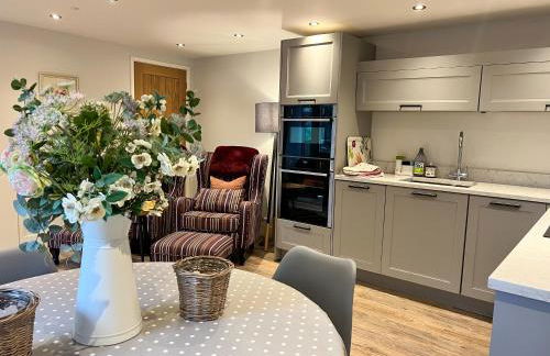 Sleeps 2 - Garden & Hot Tub Option - Photo 8