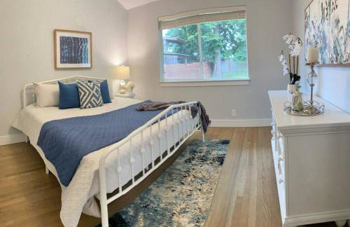 Stunning Single Level Home w/ Outdoor Spa Jacuzzi! - Foto 9