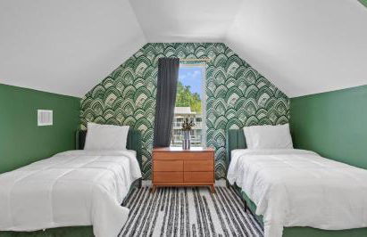 Spacious Group Home Near Rainey - Pool, Hot Tub - Foto 47