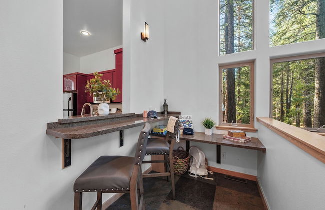 Moosetrack by Avantstay Cozy Cabin In The Of Tahoe Donner w/ Hot Tub - Foto 14