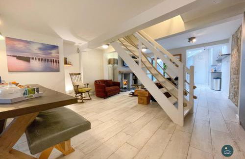 Cobb Cottage - Harbourside permit parking - Photo 6