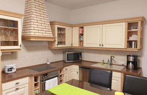 Ferienhaus mit Sommerpool, Terrasse und Glashaus - Foto 7