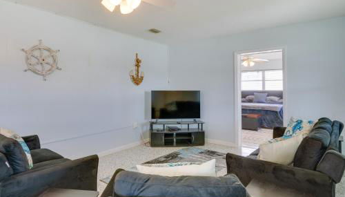 Waterfront Okeechobee Getaway with Backyard Dock! - Foto 5