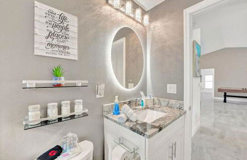 Glamorous Newly Built Pool Home, Tiki Hut, Huge Patio, Air Hockey in Delray Beach Near The Ave! - Foto 27