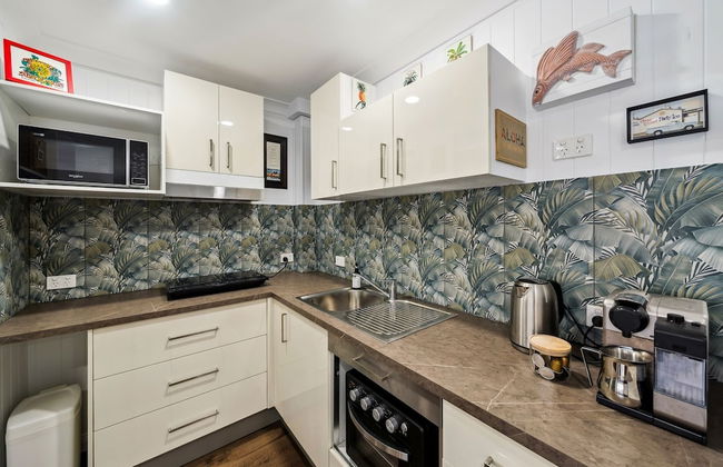 Beachfront Burleigh Getaway - Photo 2