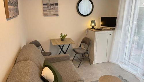 Studio indépendant, piscine & jardin en centre-ville - Foto 2