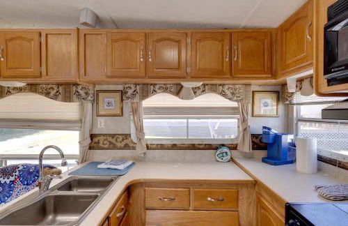 2 Mi to Lake Guntersville Peaceful Camper Home - Foto 6