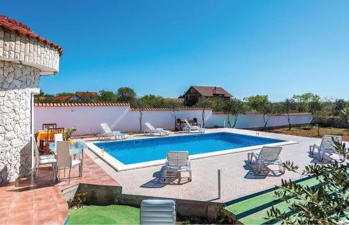 Four-Bedroom Holiday Home In Cista Velika - Photo 5