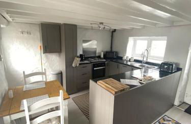 Bumblebee Cottage - Foto 16