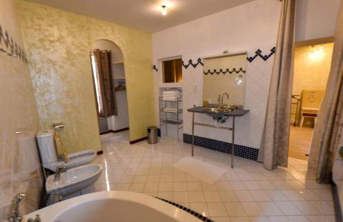 A L'OMBRE DU PALAIS - Foto 53