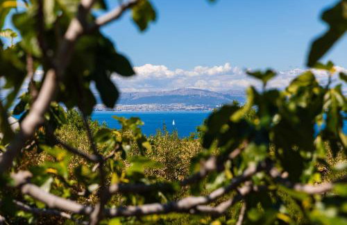 VILLA AGAPE - Three bedroom villa on 15k m2 olive grove - Incredible 360 view - Free parking - Private pool and jacuzzi - Foto 54