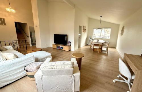 New! Modern 4BR max 12 ppl, 5 mins to everything! - Foto 8