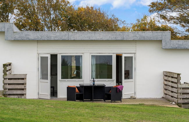 Beachfront Apartment D, 2 Bedrooms, Free Parking - Foto 15