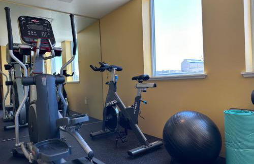 Bright Top Floor-Elevator-Walk Downtown-Laundry - Foto 28