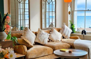 Ocean Whisper - 2 Bedroom Sea Front Apartment - Foto 1