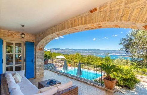 Stunning Home In Malinska With Wifi - Photo 1