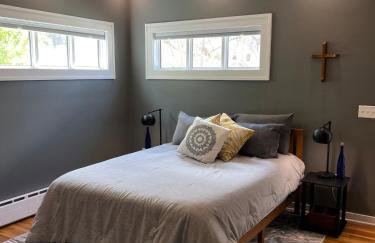 CRAFTSMAN'S MAIN FLOOR with huge DECK! - Foto 11