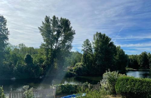 Nature Escape Charming Riverside House - Foto 14