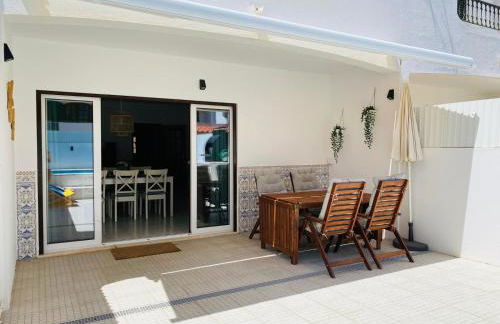 StaySalty - Resort Style Family Beach House with Pool - Photo 7