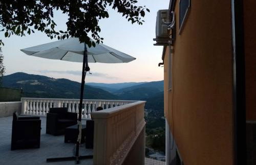 Regina Claudia - Foto 14