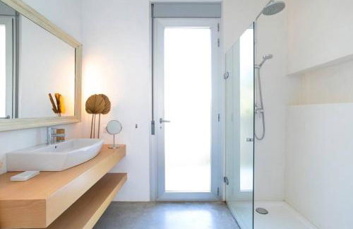 Villa Paloma with private pool, located 350m to the sea and tram station! - Photo 35