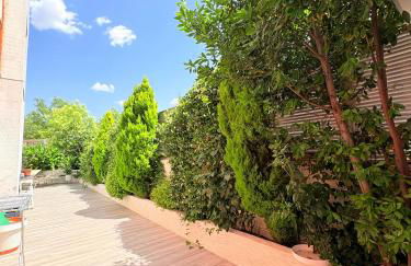 Chalet Familiar Jardín a 15 min centro y Warner - Foto 33