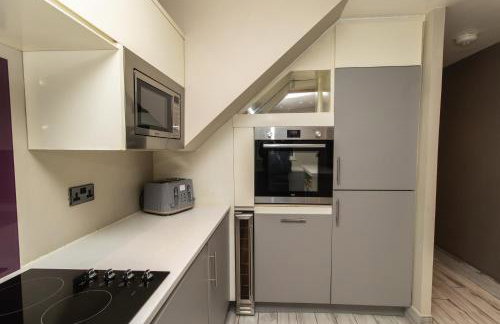 Free Driveway Parking, 3 Double Bedroom House, Quiet Private Estate, Fast WIFI, Ideal for Long Term Contractor, etc Stays, 3 miles 7 mins drive to Nissan, 15 mins to Sunderland Newcastle, Regular Housekeeping Options - See Our Site for Assurance - Foto 11