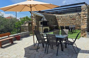 Olive Tree's House - Photo 32